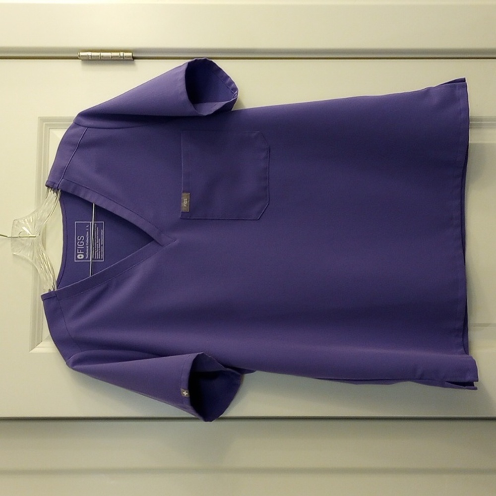 Amethyst Catarina scrub top